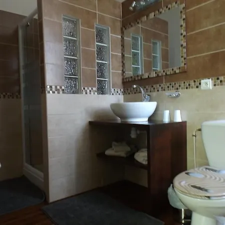 Relais De L'alaric Couette-café Moux